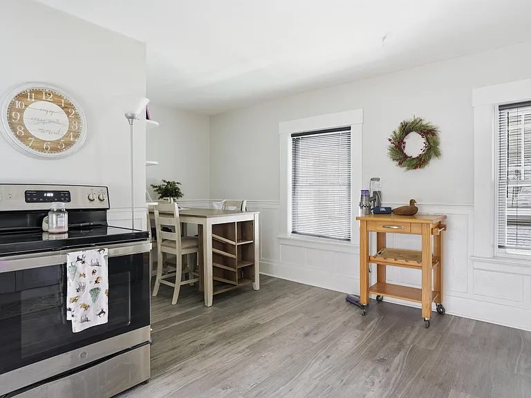 747 Union St #2 — Photo 3