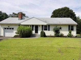 250 Colonese Rd, Fairfield, CT 06825