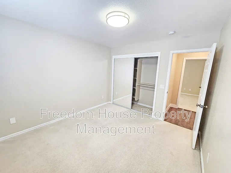 4591 Stoneham St — Photo 32