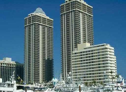 4th image of 4747 Collins Ave APT 1407