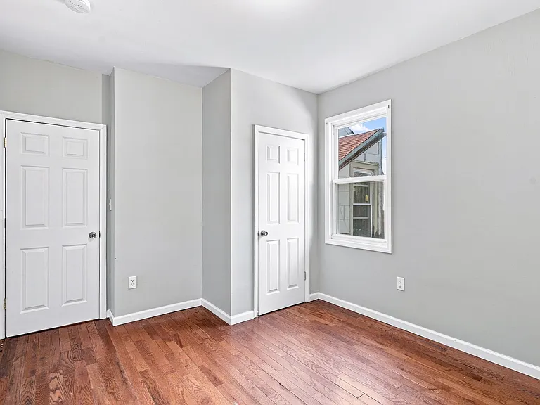 240 Halsted St — Photo 14