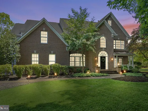 3285 Danmark Dr, Glenwood, MD 21738