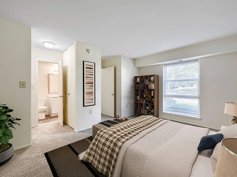 Plaza I Apartments — Photo 4