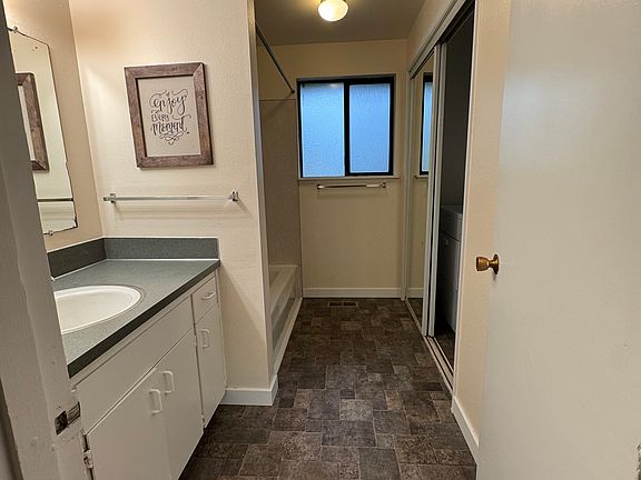 3rd image of 611 106th Avenue Ct E