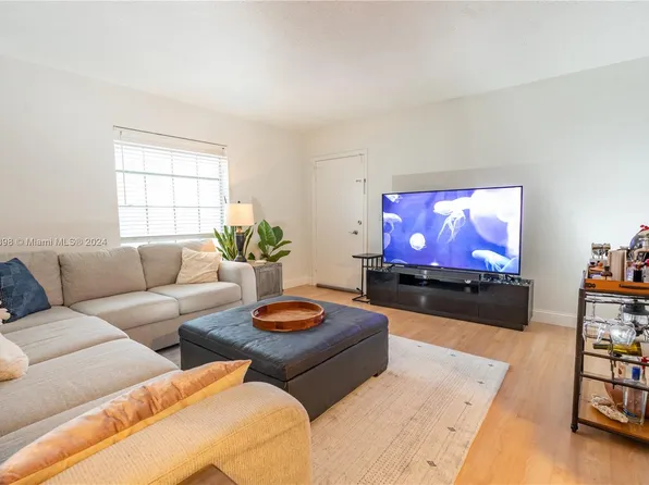 2251 NE 66th St APT 1611, Fort Lauderdale, FL 33308