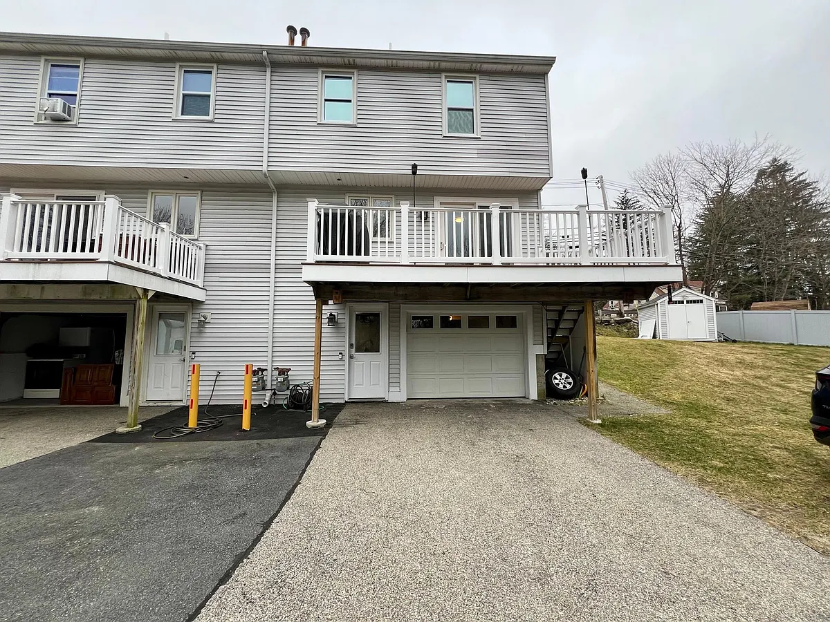 Building Photo - 142 S Main St #A