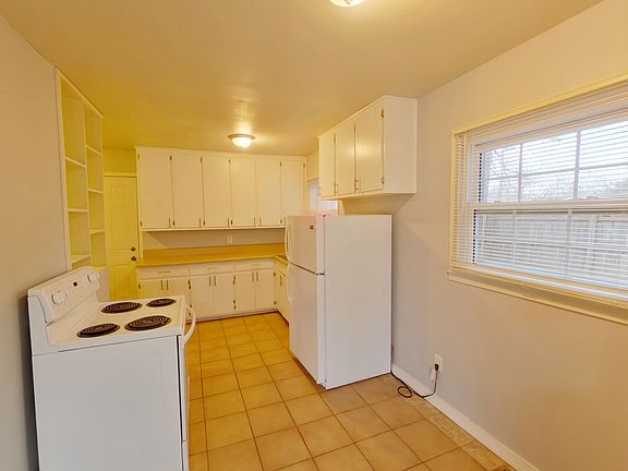 4th image of 3307 S Millwood Ave