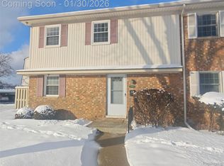 979 Kirts Blvd, Troy, MI 48084