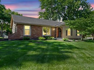 9520 Carter Dr, Overland Park, KS 66212