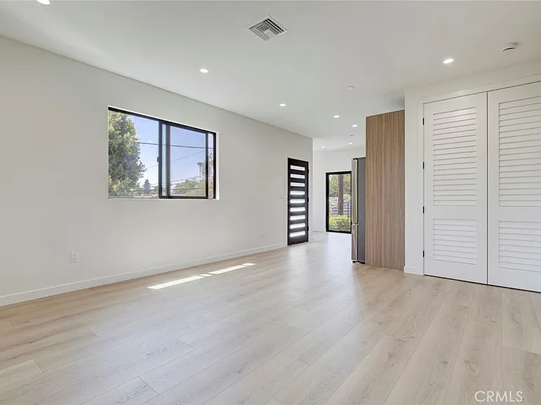 13502 Bessemer St — Photo 14