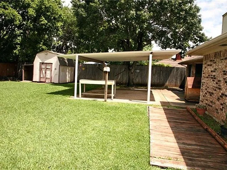 864 Western Trl — Photo 7