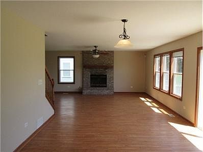 5th image of 566 Collier Dr