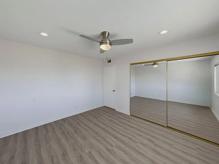 1038 Rimwood Dr — Photo 21