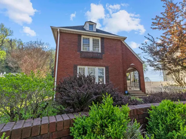 823 Windsor Ct, Ashland, KY 41101