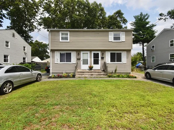 57-66 E Bay Path Ter, Springfield, MA 01109