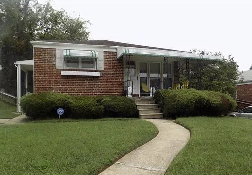 3004 Glen Ave