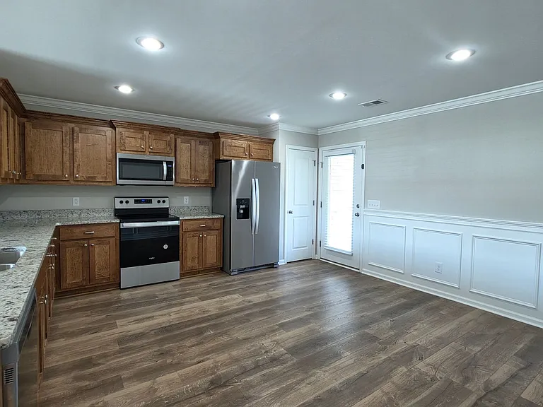 588 Brushwood Dr — Photo 6