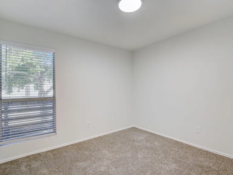 Moser Gardens Apartments — Photo 17