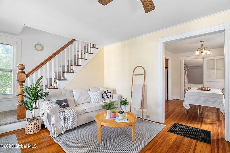 4th image of 29 Livingston Avenue