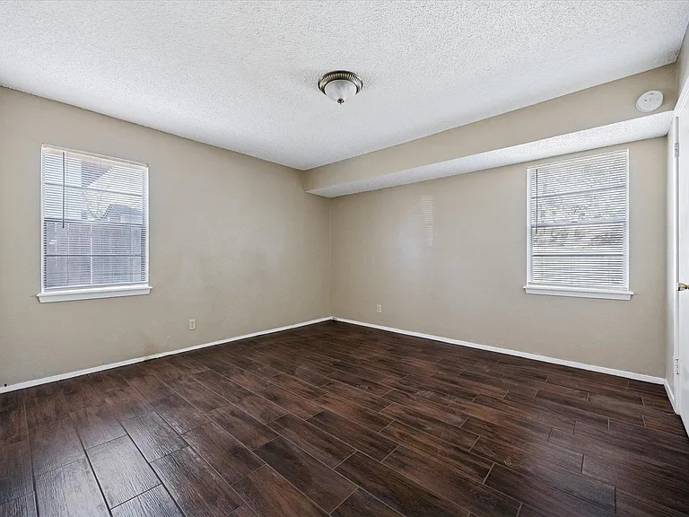 908 Kirschner Pl #B — Photo 6