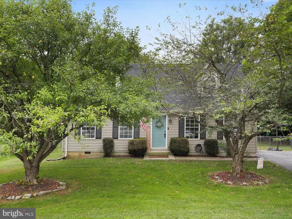 384 Morgan St, Inwood, WV 25428