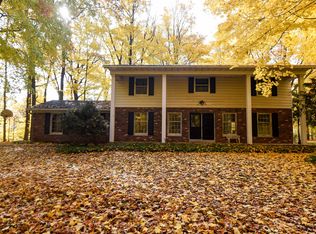 16185 Fernwood Ln, Brookfield, WI 53005