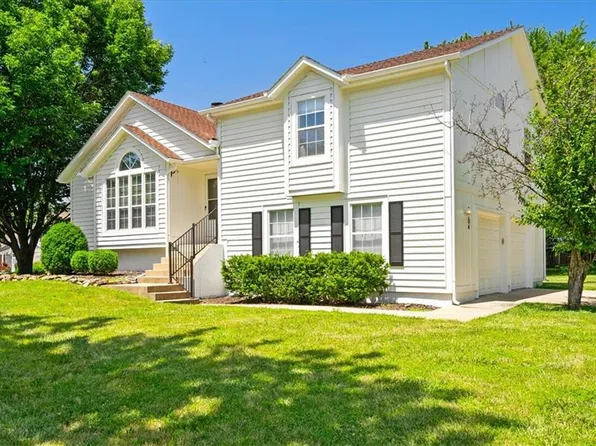 7704 W 154th Ter, Overland Park, KS 66223