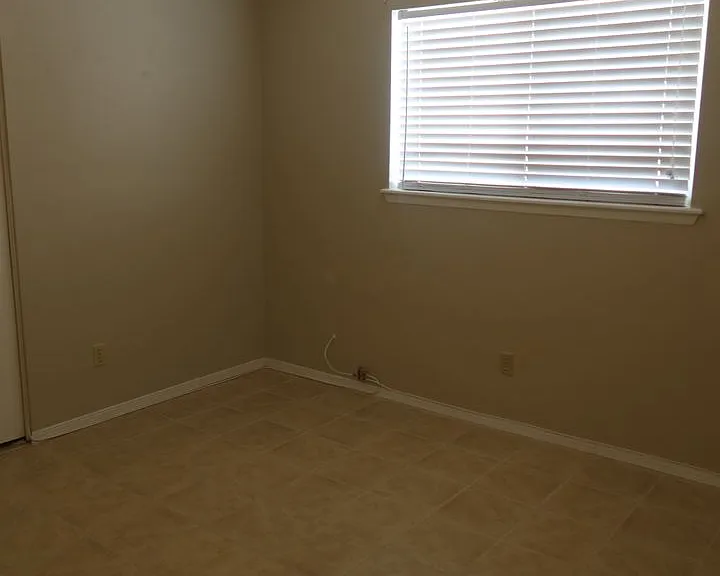 10345 Biscaine St — Photo 17