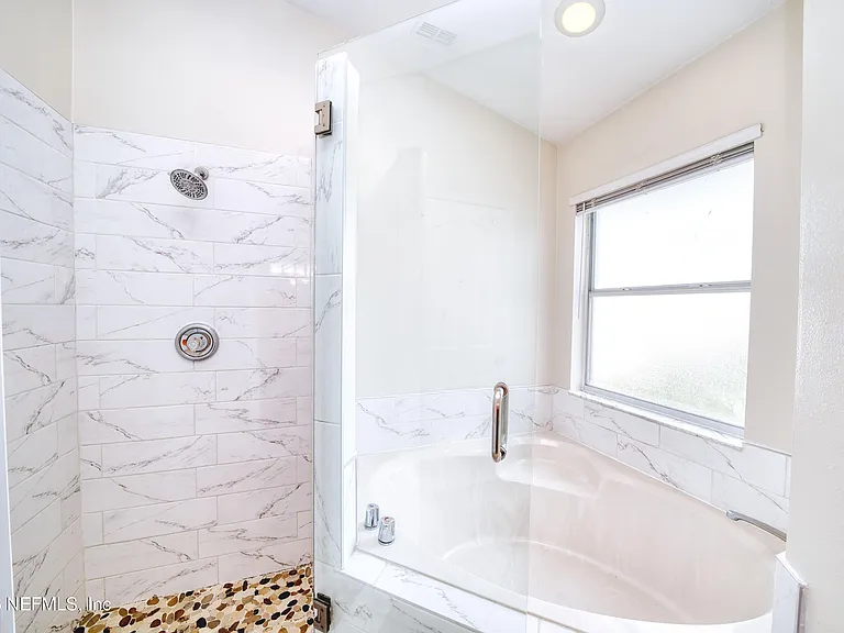 5628 Loma Vista Dr W — Photo 27