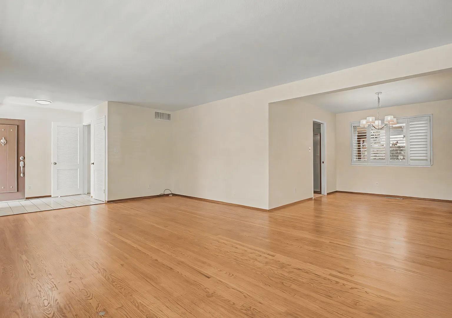 Spacious 4 Bed/ 2.5 bath Home in Prime Pleasanton Neighborhood Walk to Schools & Parks! New paint... — Photo 4
