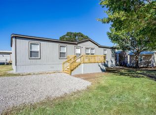 195 Clay Ct, Springtown, TX 76082