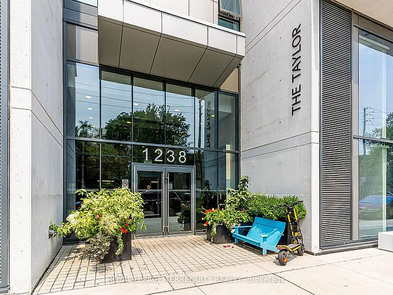 1238 Dundas St E #813 — Photo 2