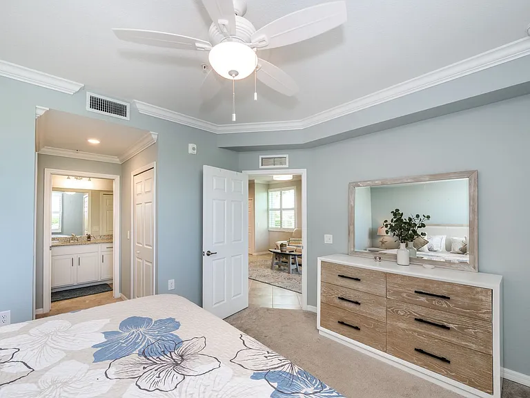 14061 Heritage Landing Blvd #411 — Photo 4