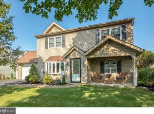 64 Candle Rd, Levittown, PA 19057