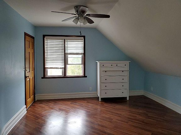 2nd image of 3750 N Sacramento Ave #3