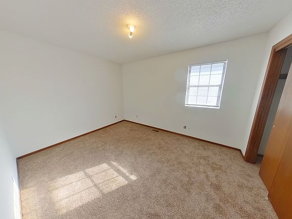 5th image of 3227 S Illinois Ave APT 2