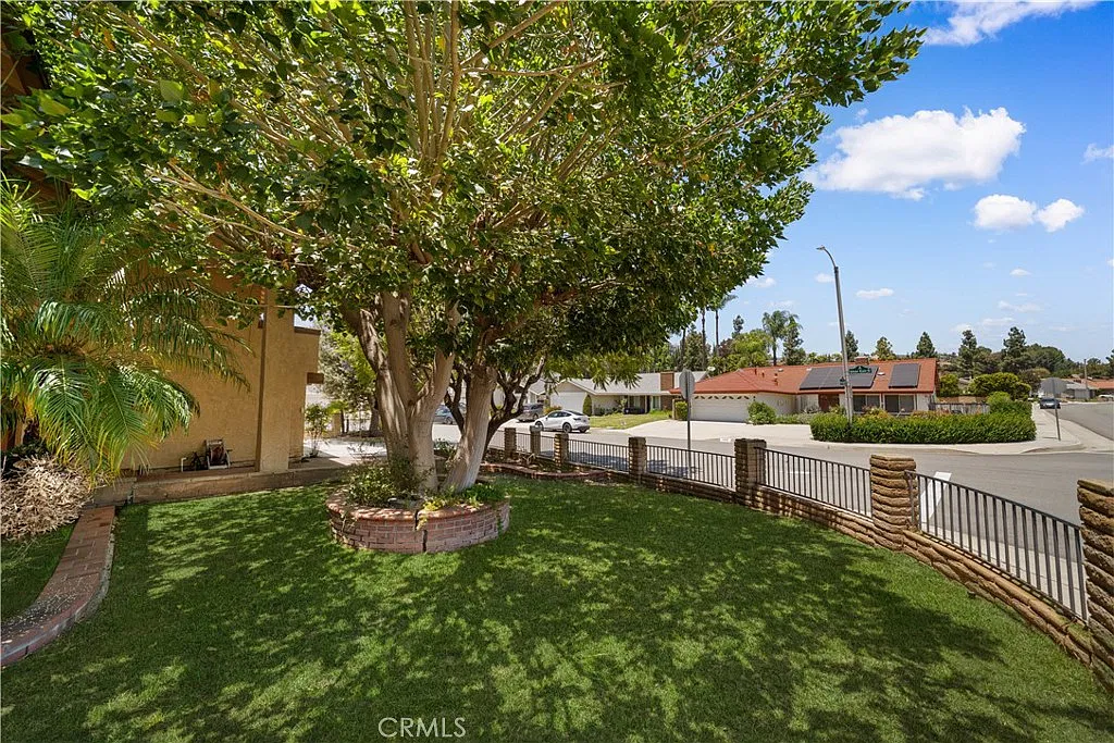 4 bed, 2252 sqft, $4,500 — Photo 3