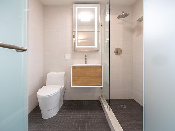 Level 2 : Bedroom and Bathroom