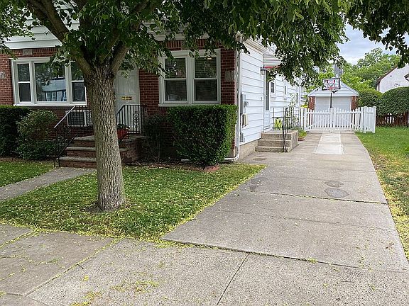 2nd image of 87 Iris Ave