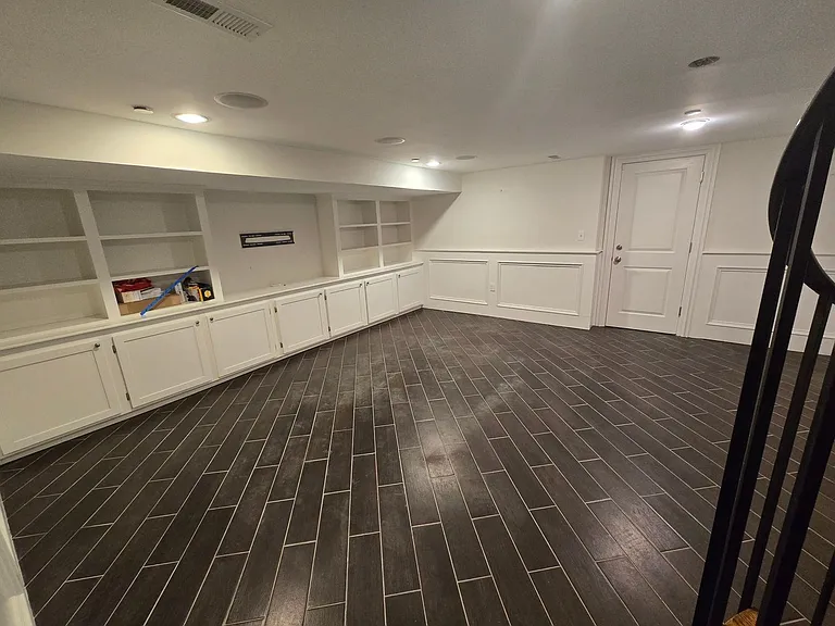 862 E 2nd St #1 — Photo 15