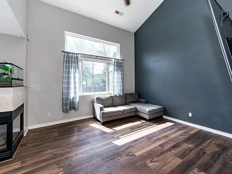 4335 Brush Creek Rd — Photo 11