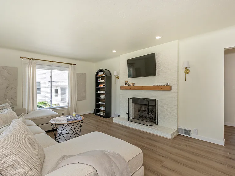 569 Bishop Rd — Photo 17