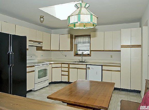 3rd image of 2B Elm Ave