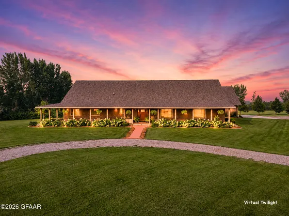 1703 Annies Ln NE, Manvel, ND 58256