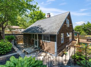 34 Lake Sargent Dr, Leicester, MA 01524