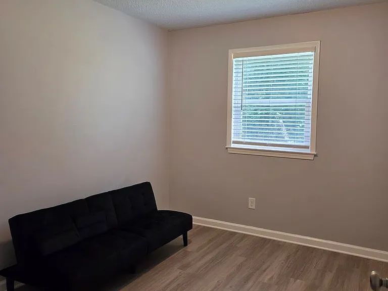 217 Foxwood Dr — Photo 11