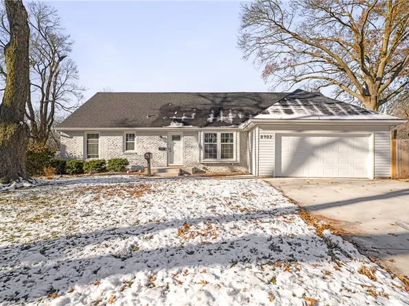 8902 Mastin St, Overland Park, KS 66212