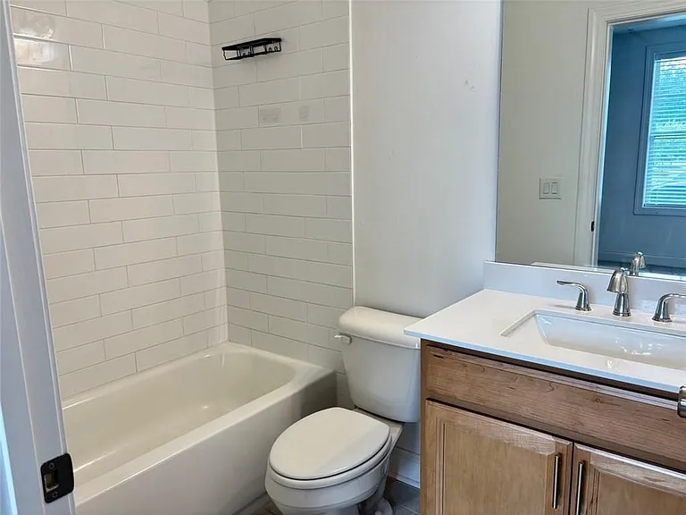 1343 Harvest Park Ln — Photo 4