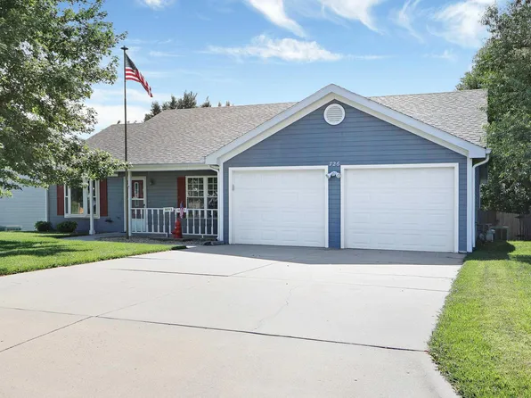 726 Brentwood Ct, Junction City, KS 66441