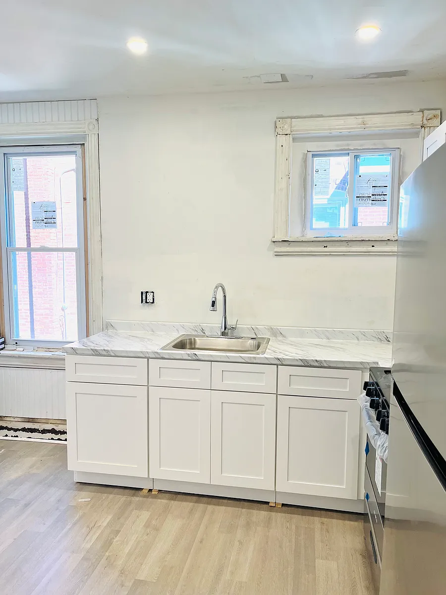 Building Photo - 1428 Powell St #2